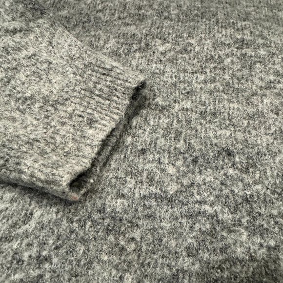 H&M HEATHER GRAY SWEATER (XL) WIDE FIT - Picture 1 of 3